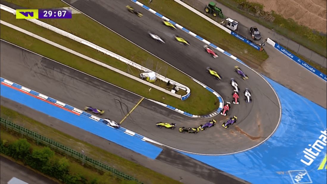 2019 W Series Race 1 - helicopter.png