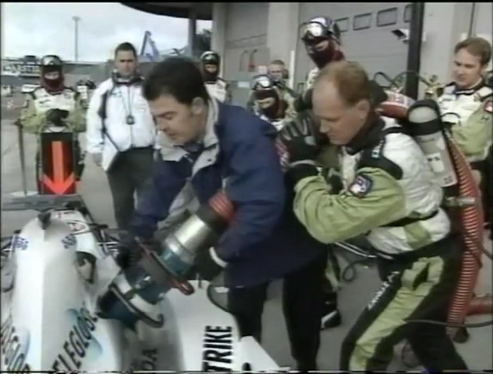 2000 European GP - refuelling.png