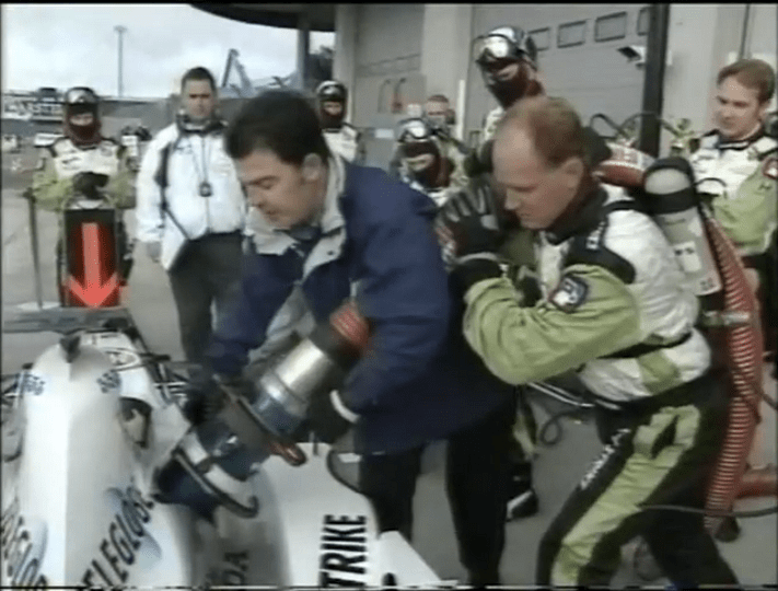 2000 European GP - refuelling.png